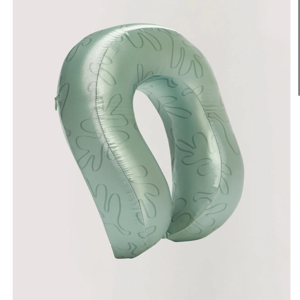 Satin travel pillow- never used!